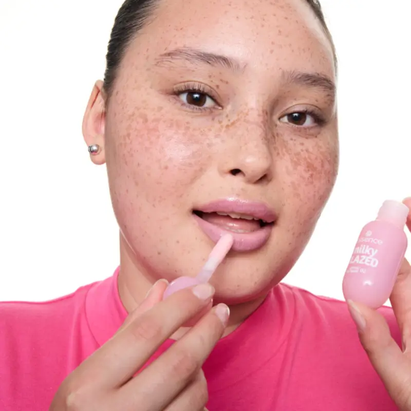 Essence Glossy Milky Glazed Lip Balm 02, 4 ml